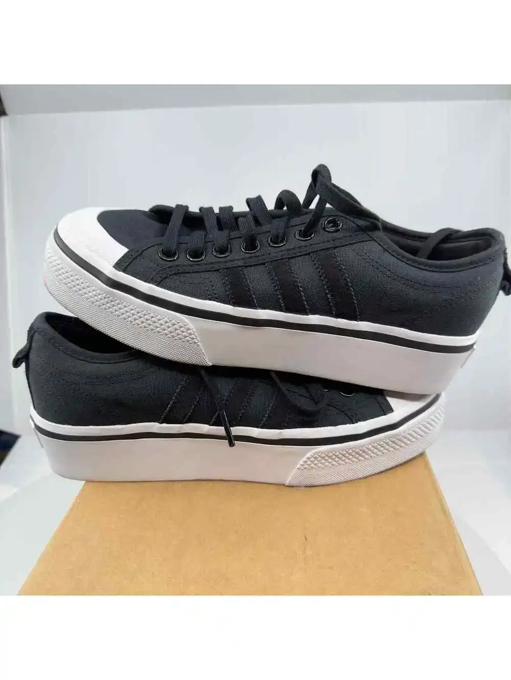 Adidas Womens NIZZA Sneakers Casual Shoes Lace-Up Low Top Black/White Size c